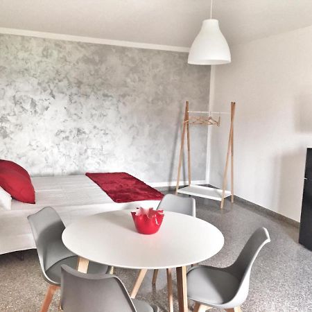 Red Tower Venice Apartment - 2 Mins From Vce Airport- Free Wifi Tessera Luaran gambar