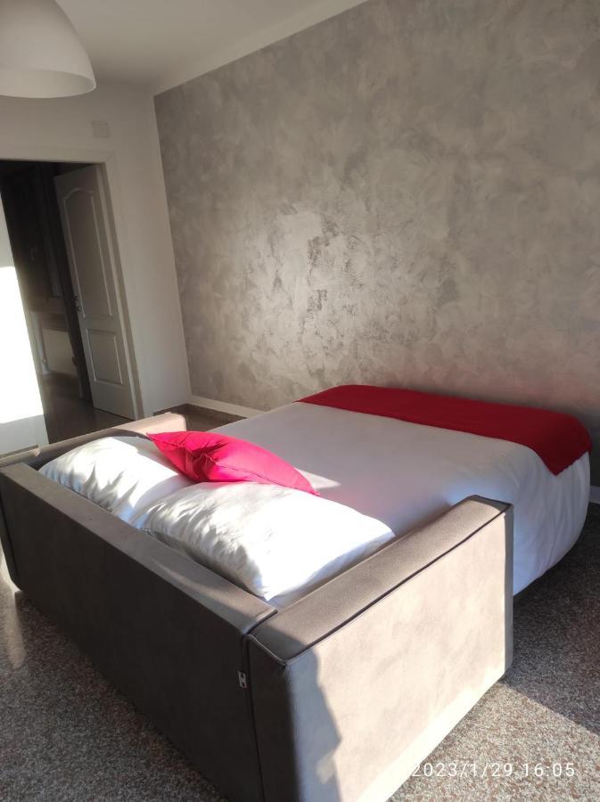 Red Tower Venice Apartment - 2 Mins From Vce Airport- Free Wifi Tessera Luaran gambar