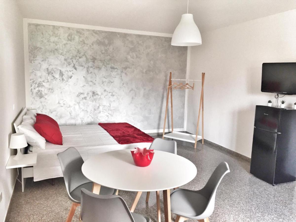 Red Tower Venice Apartment - 2 Mins From Vce Airport- Free Wifi Tessera Luaran gambar